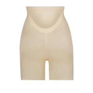Skims Simply Bare Low Back‎ Shorts Sand 4X